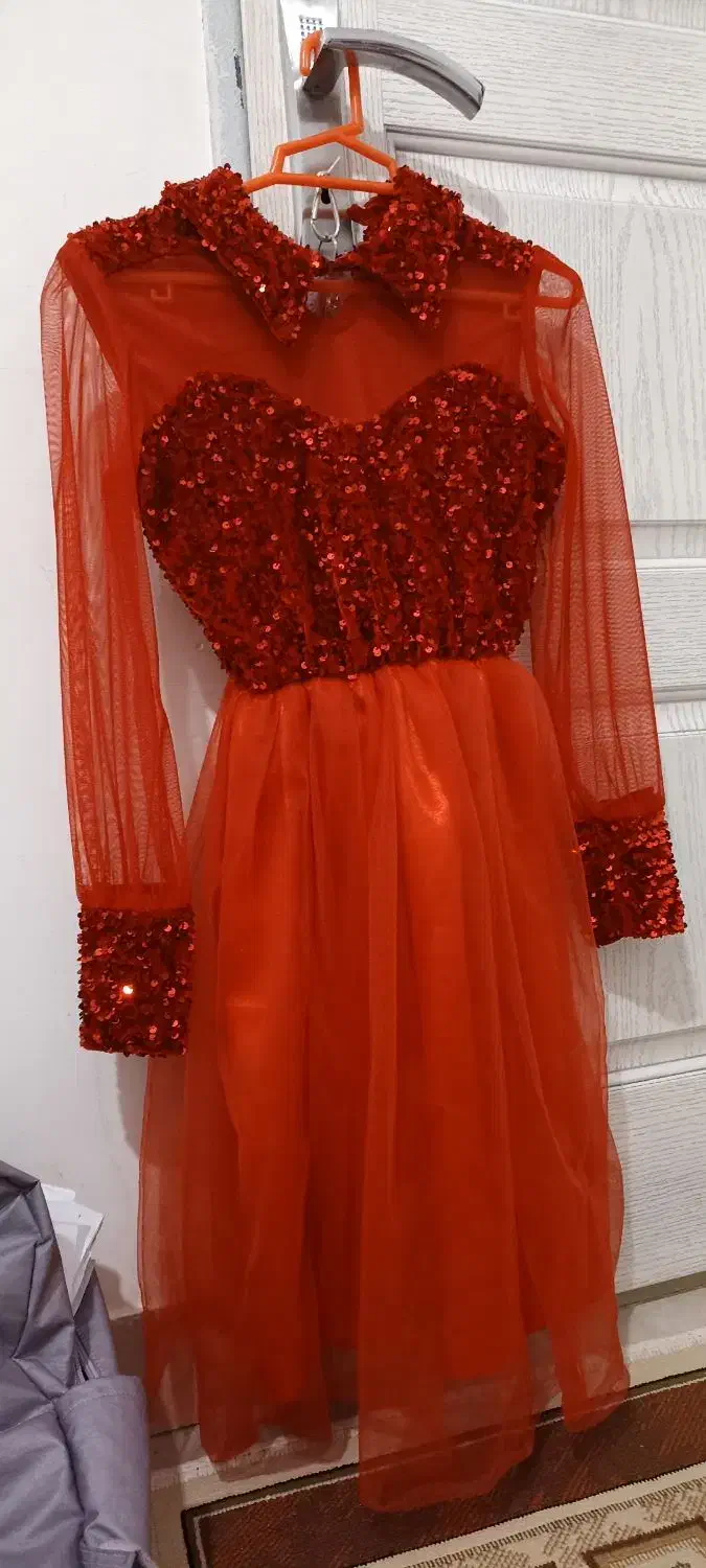 لباس مجلسی قرمز|لباس|قروه, |دیوار