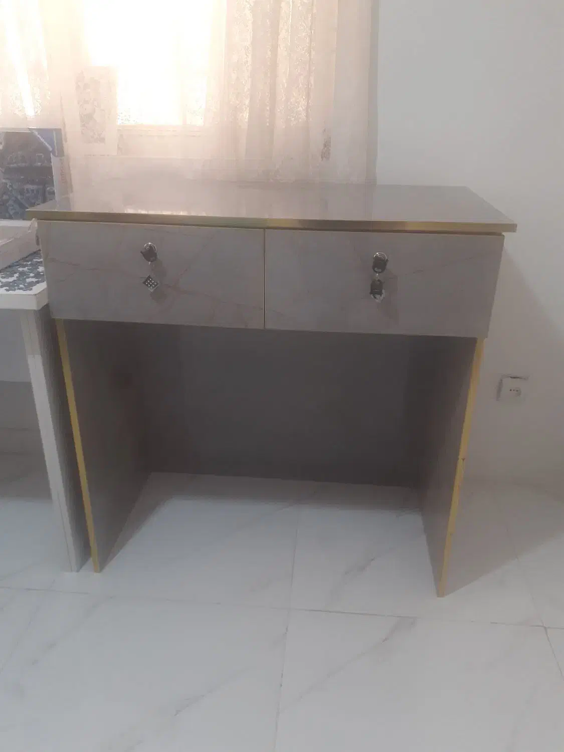 میز تحریر و کانتر فروشگاهی|میز تحریر و کامپیوتر|اراک, |دیوار