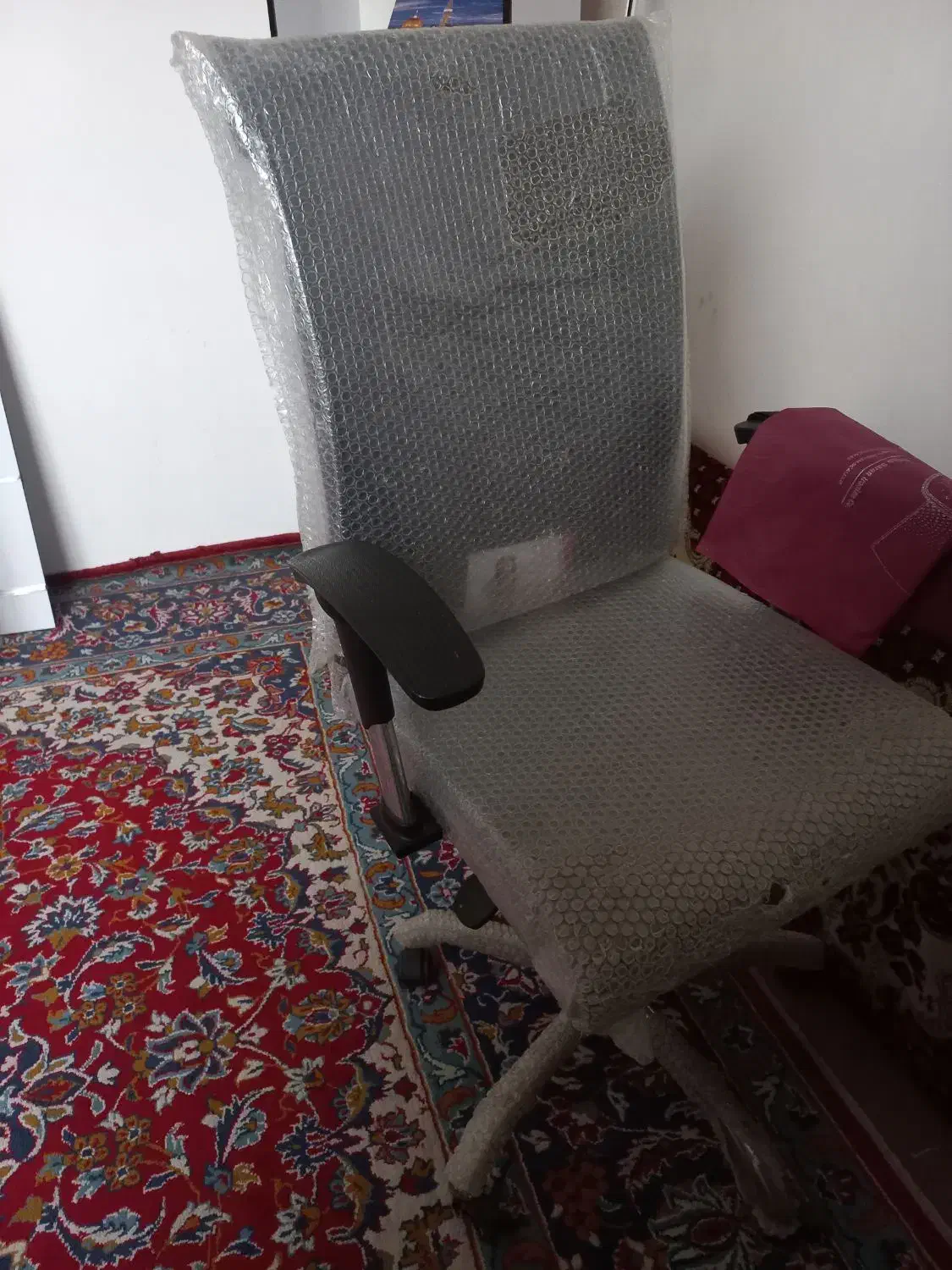 صندلی پشت میز کار و میز|صندلی و نیمکت|لاهیجان, کوی آزادگان|دیوار