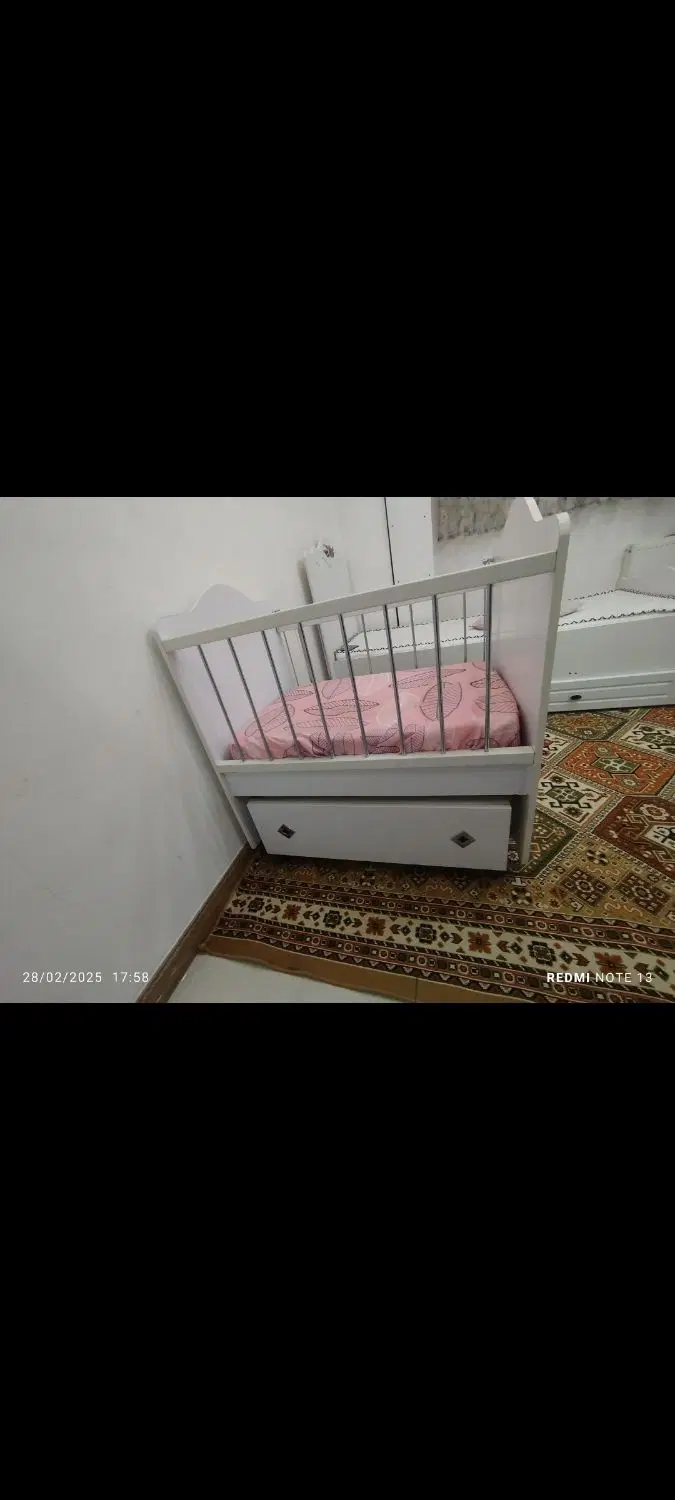 تخت کودک|تخت و صندلی بچه|ماهدشت, |دیوار