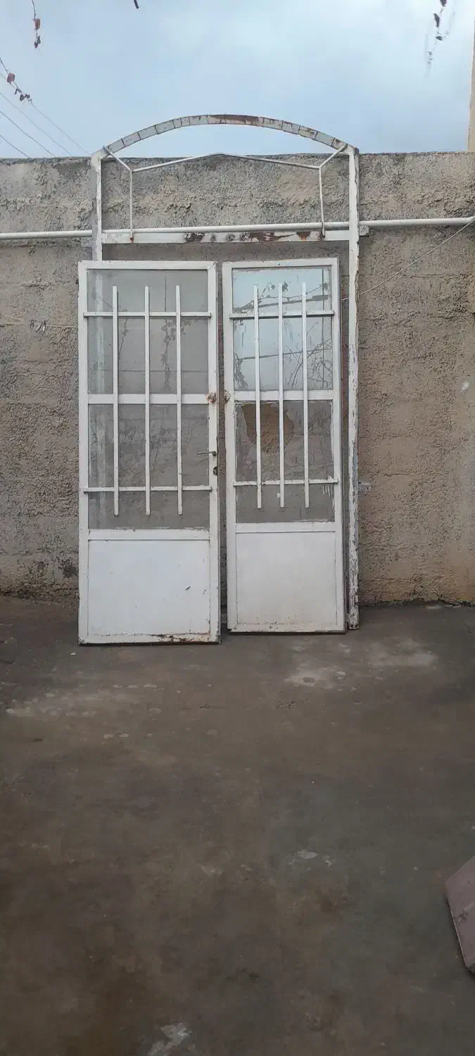 درب راه رو و فنس با چهار چوب|مصالح و تجهیزات ساختمان|کرمانشاه, |دیوار