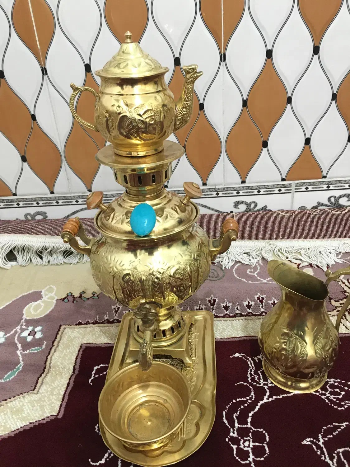 سماور برنجی|کلکسیون اشیاء عتیقه|بروجرد, |دیوار