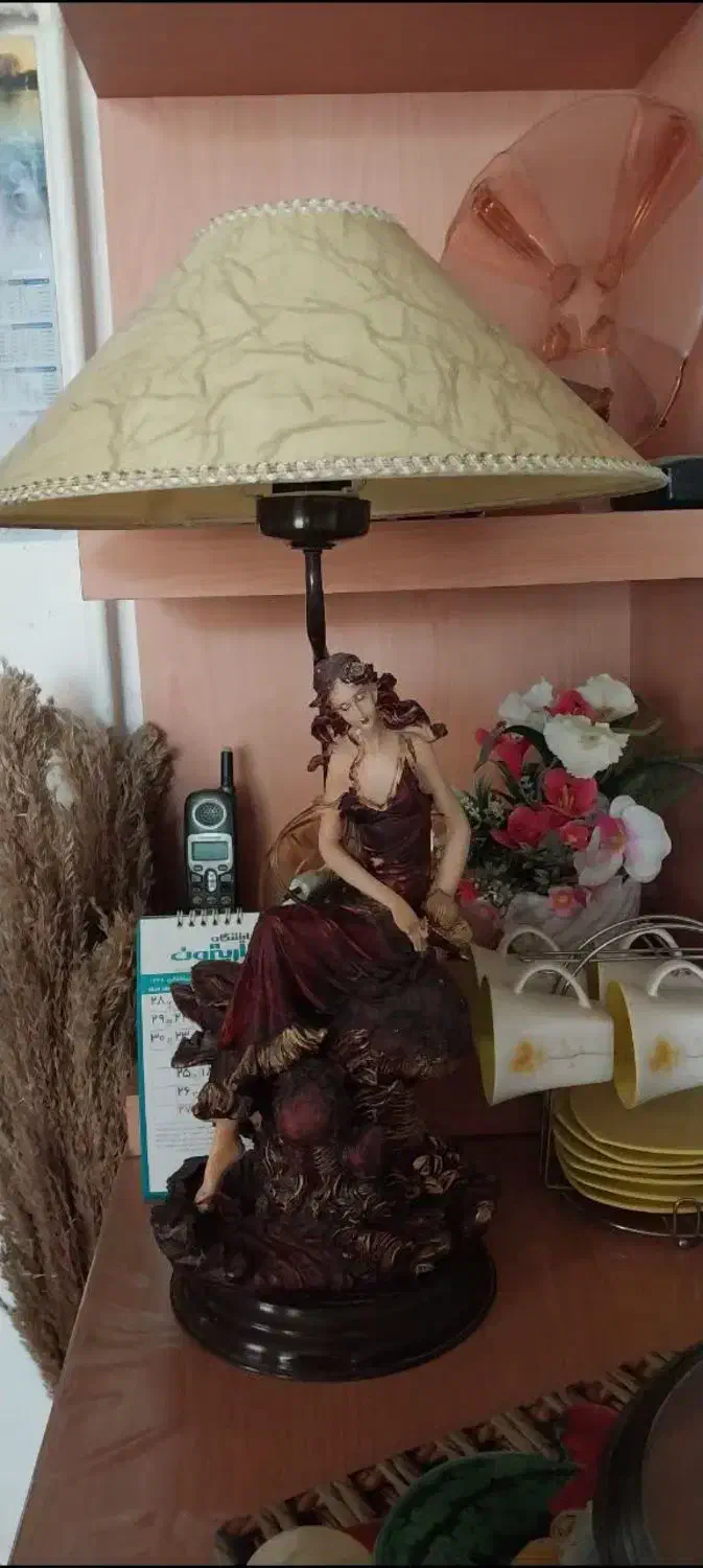 آباژور مجسمه زن نو استفاده نشده|چراغ خواب و آباژور|اصفهان, مولوی|دیوار