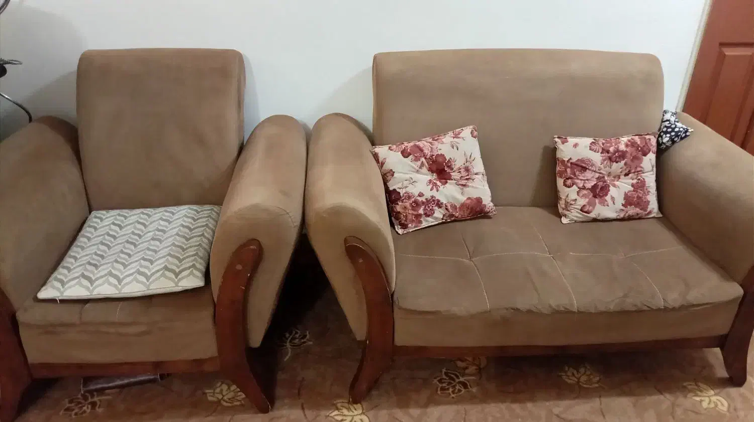 مبلمان راحتی|مبلمان خانگی و میز عسلی|رشت, پسیخان|دیوار