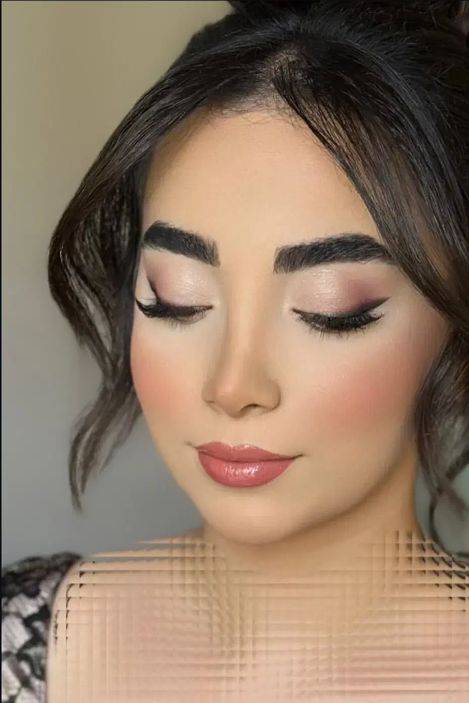 اموزش و میکاپ شینیون در منزل|خدمات آرایشگری و زیبایی|مشهد, مصلی (کارمندان اول)|دیوار