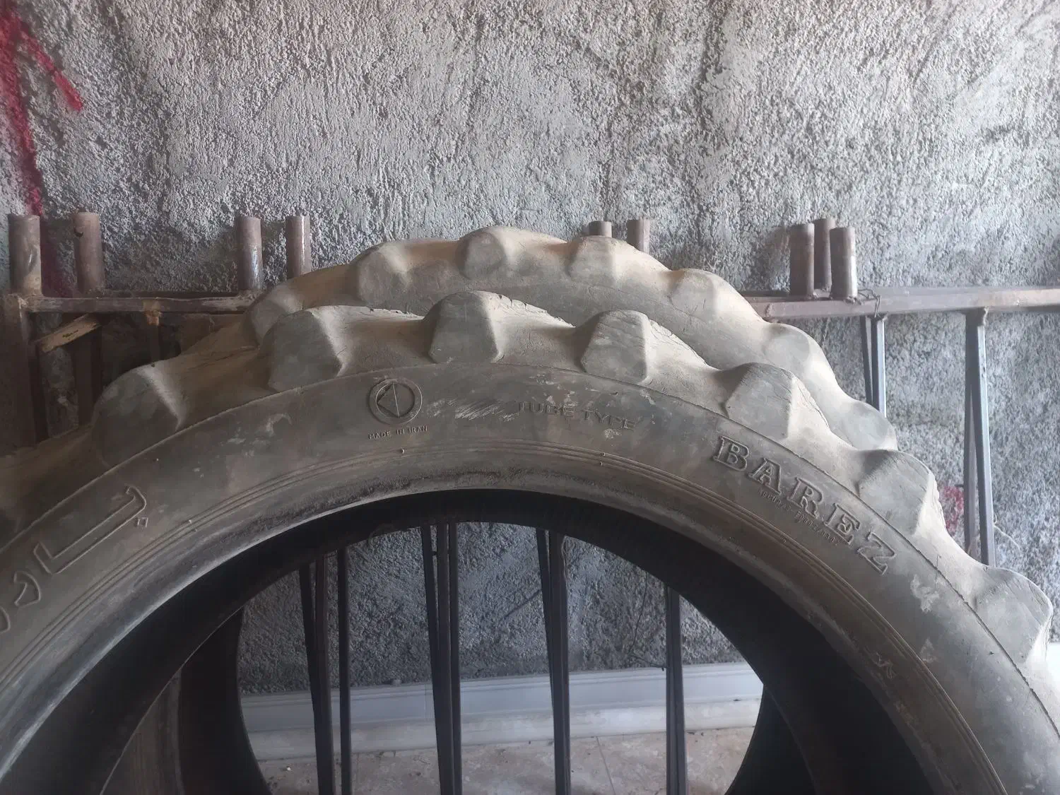 لاستیک رومانی|قطعات یدکی و لوازم جانبی|ایذه, |دیوار