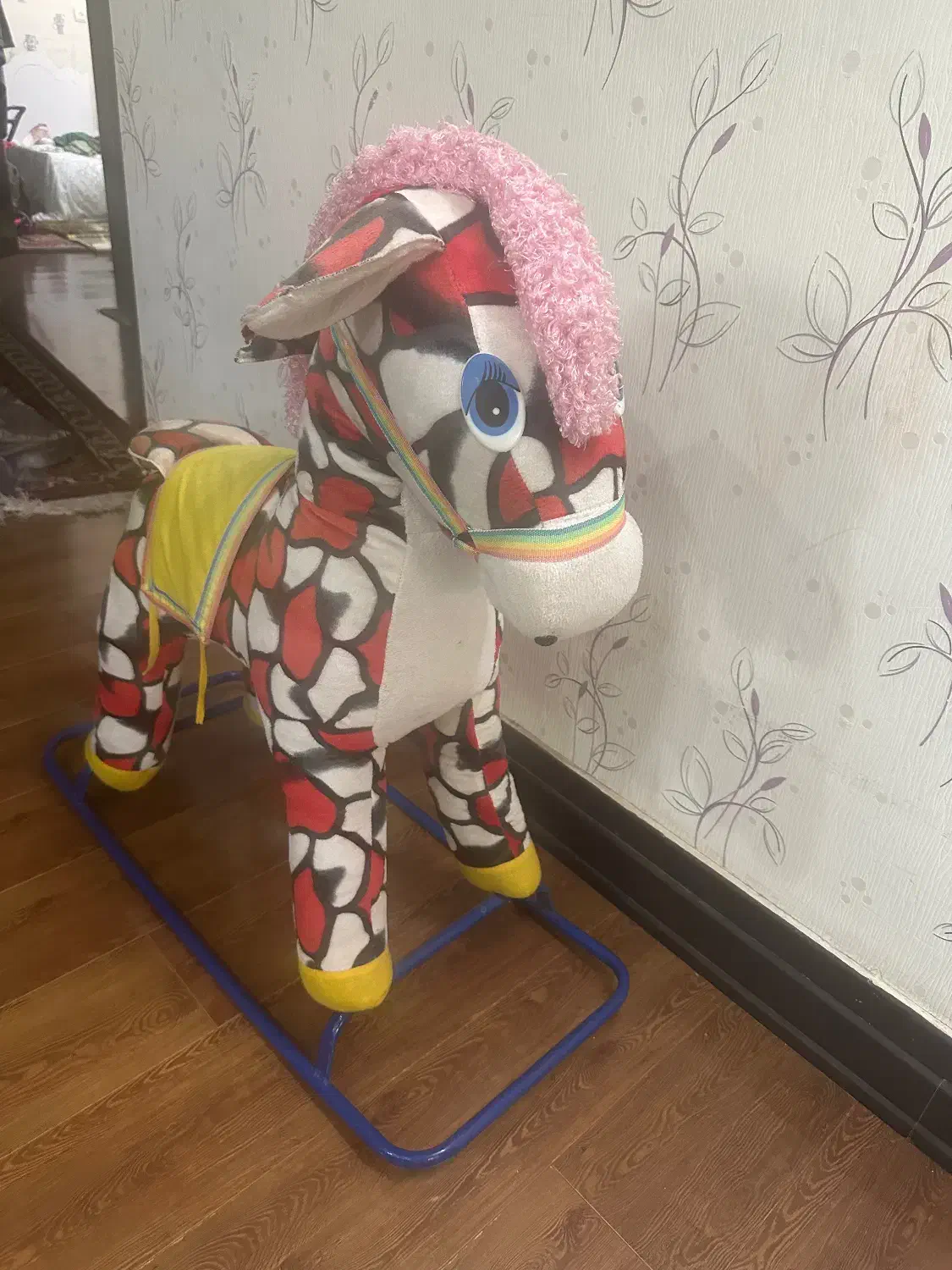 راکر اسب|اسباببازی بچه|فولادشهر, C4|دیوار