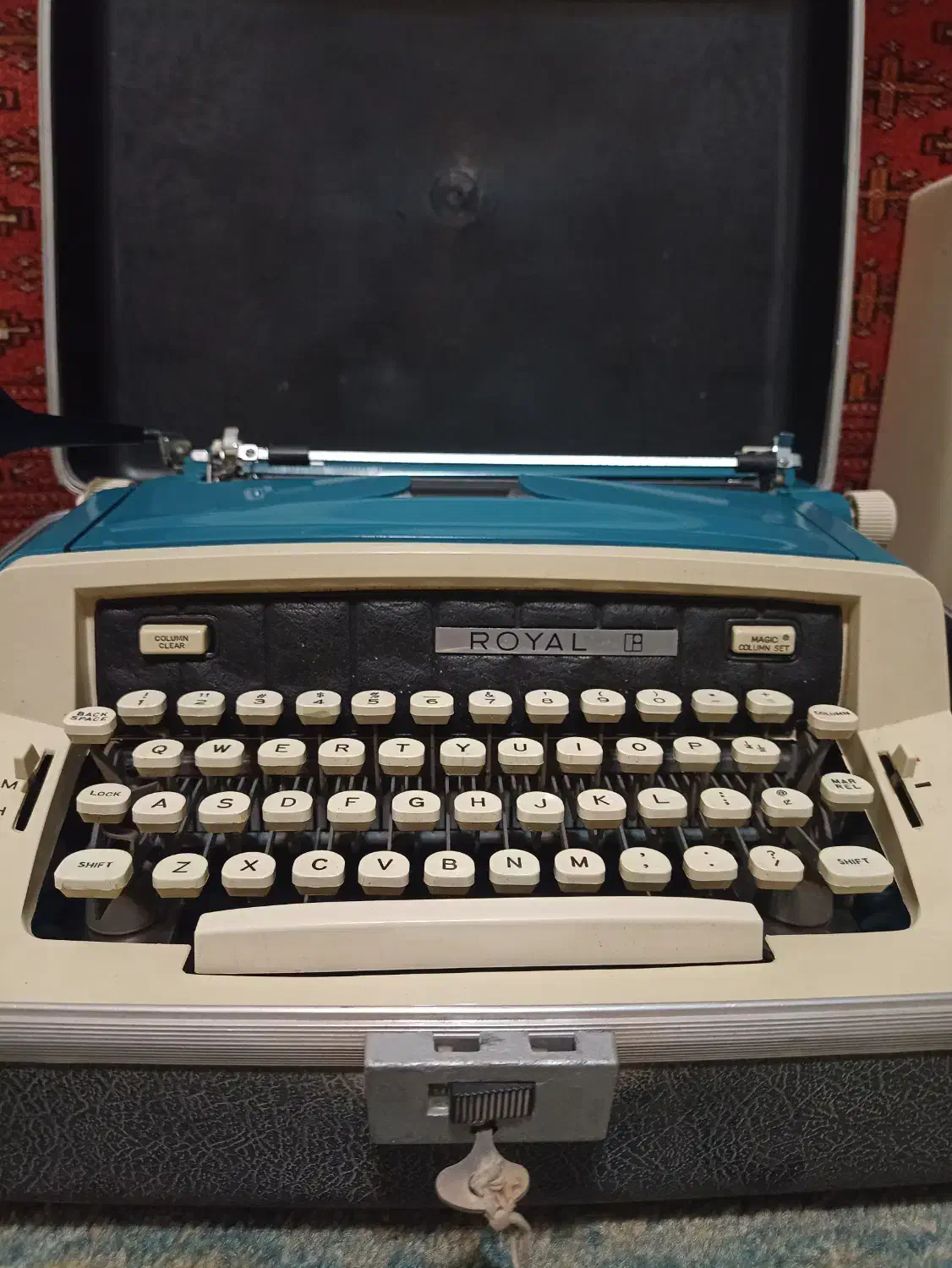 ماشین تایپ قدیمی|کلکسیون اشیاء عتیقه|تهران, مجیدیه|دیوار