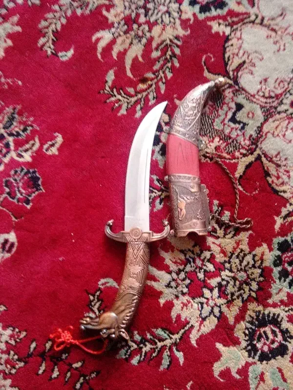 فروش چاقو|کلکسیون اشیاء عتیقه|نقده, |دیوار