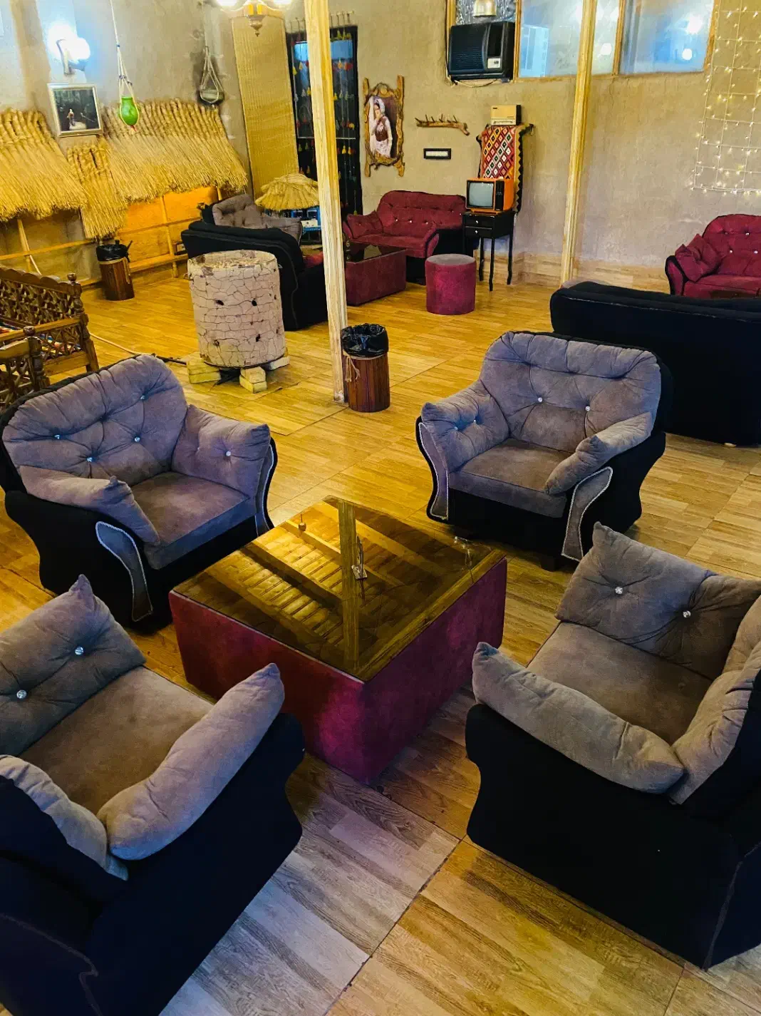 مبل کافه ای تا ۱۸ نفر|مبلمان خانگی و میز عسلی|فومن, |دیوار