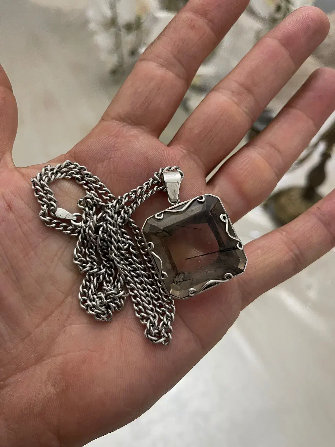 زنجیر و گردنی|جواهرات|باقرشهر, |دیوار