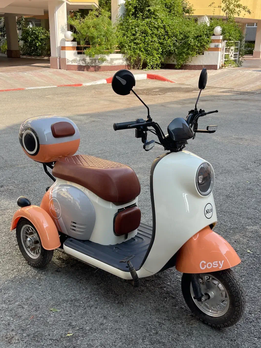 سه چرخ|موتورسیکلت|کیش, |دیوار