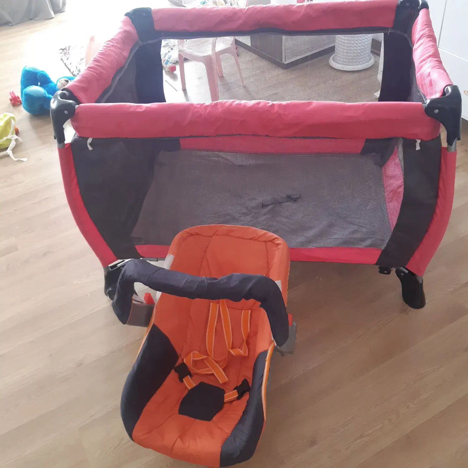 کریر و تخت پارک و گهواره کودک تا ۴ ساله|تخت و صندلی بچه|ارومیه, |دیوار