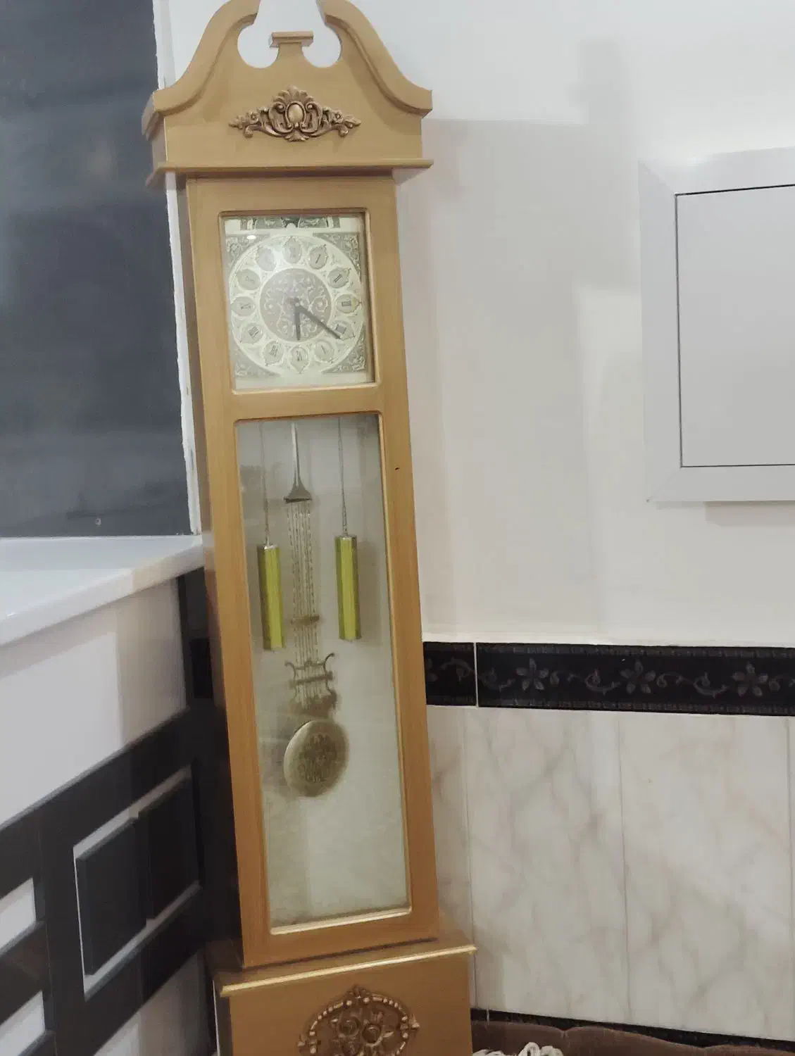 ساعت|ساعت دیواری و تزئینی|تربت جام, میان جام|دیوار