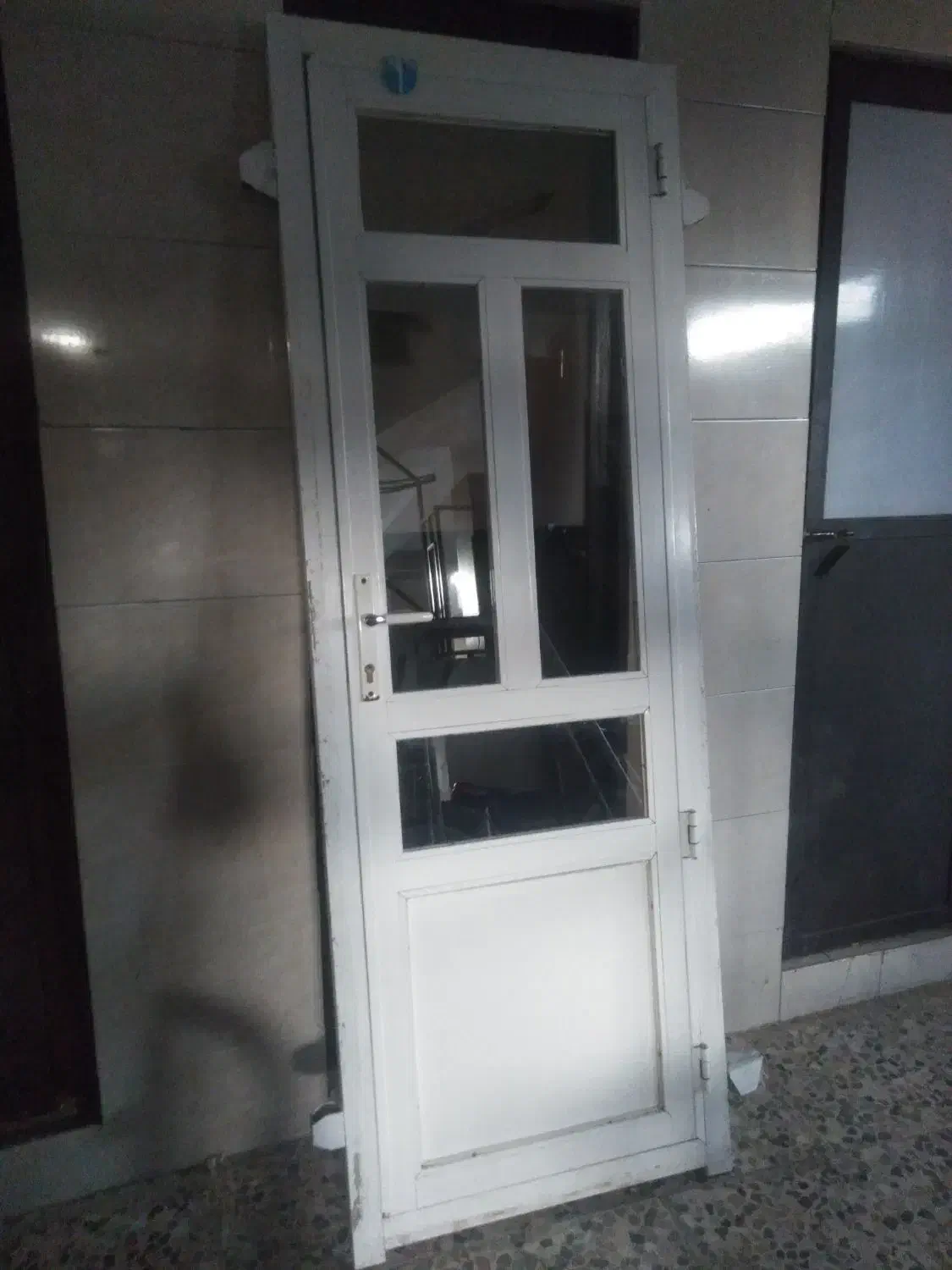 در آلومینیومی سبک به همراه چار چوب|مصالح و تجهیزات ساختمان|رشت, خرسندی|دیوار