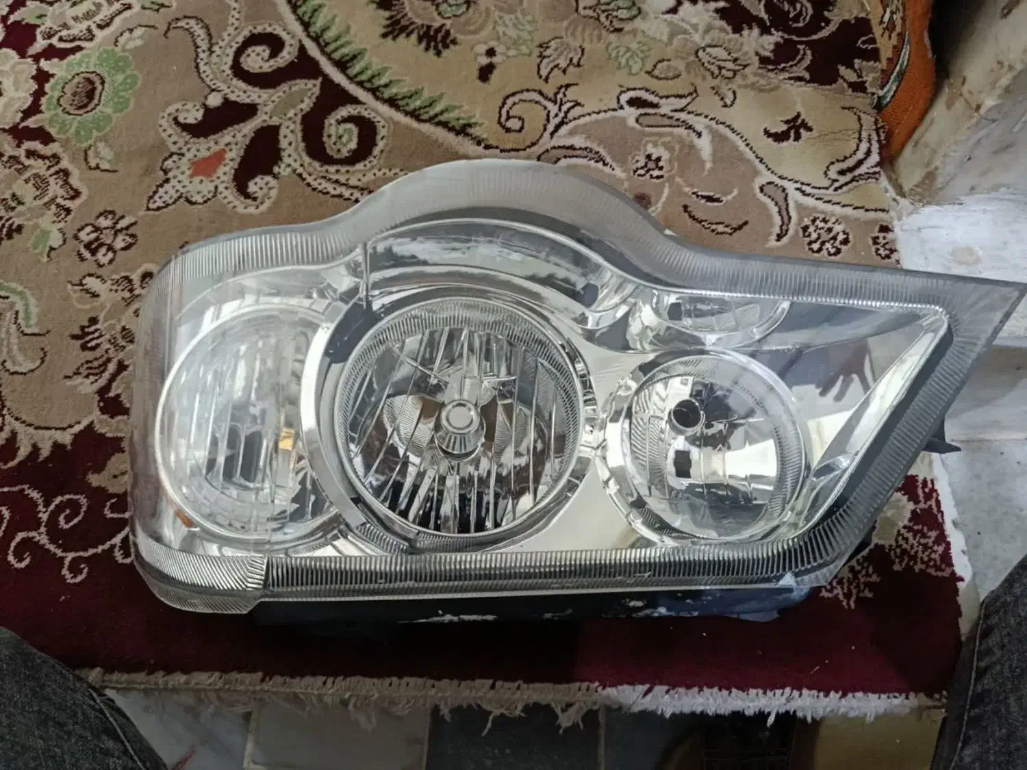 چراغ جلو ۱۱۱|قطعات یدکی و لوازم جانبی|قم, ولیعصر|دیوار