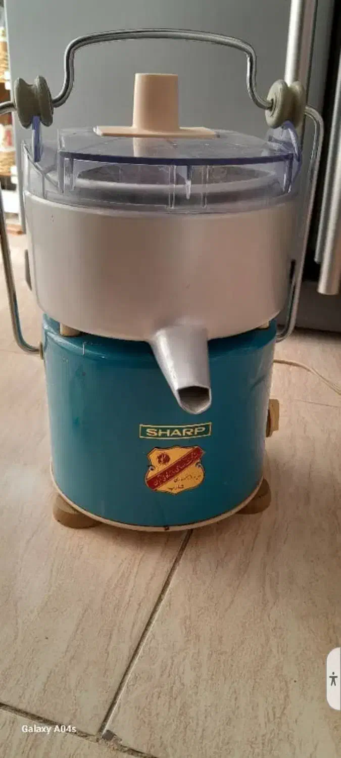 ابمیوه گیری المانی|آبمیوه‌گیر و آب‌مرکبات‌گیر|صدرا-فارس, فاز ۱|دیوار