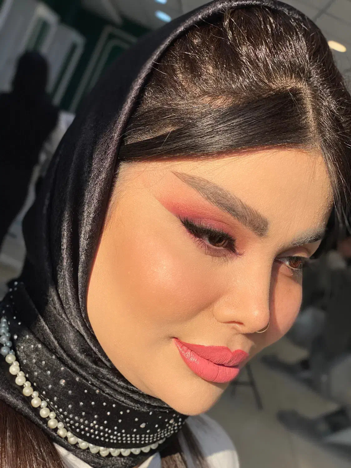 مدل میکاپ|خدمات آرایشگری و زیبایی|رشت, معلم|دیوار