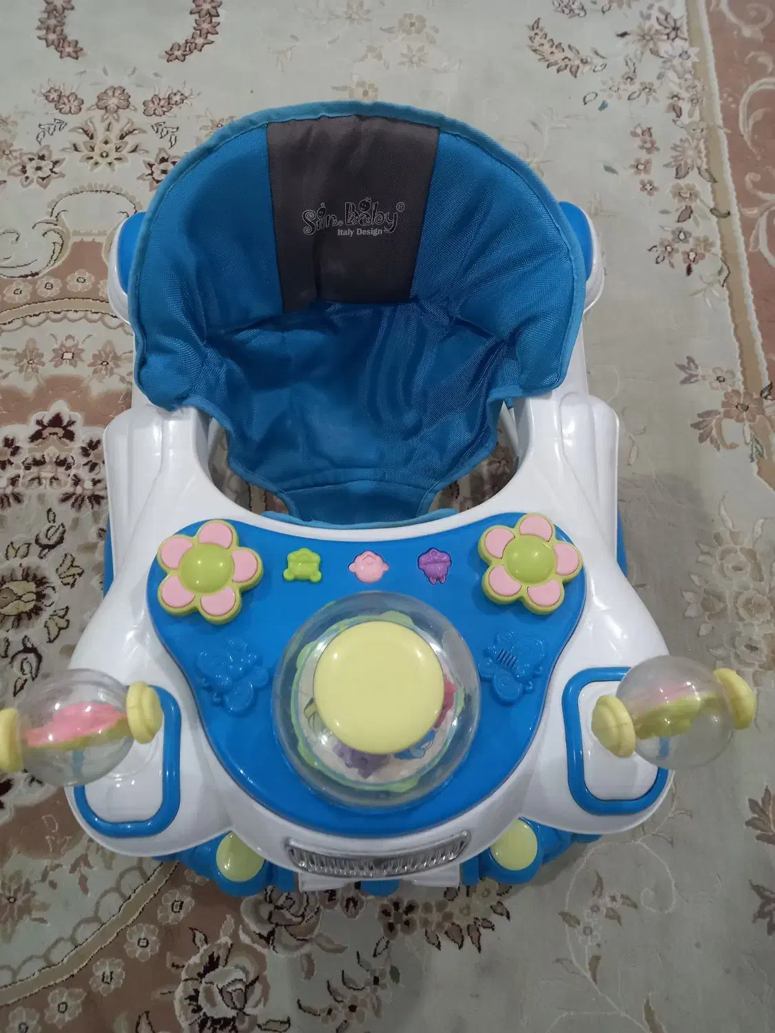 وسایل بچه در حدود فقط عکس کالسکه را نداختم|کالسکه و لوازم جانبی|اردبیل, |دیوار