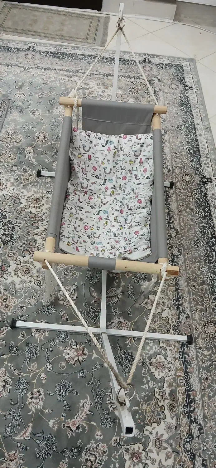 گهواره کودک|تخت و صندلی بچه|میانه, |دیوار