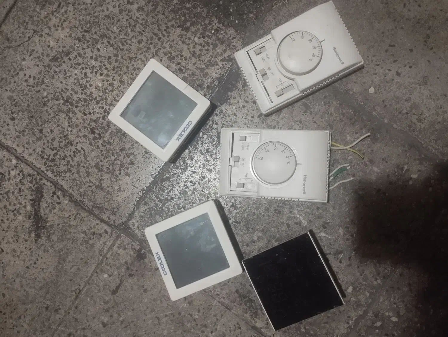 تعدادی کلید فن کویل|کولر گازی و فنکوئل|تهران, خاوران|دیوار