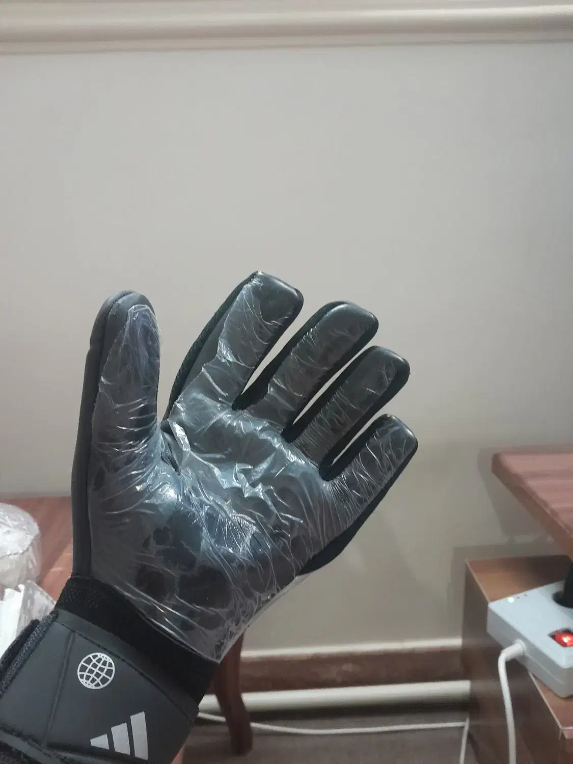 دستکش دروازبانی طرح آدیداس نو|ورزشهای توپی|تبریز, |دیوار