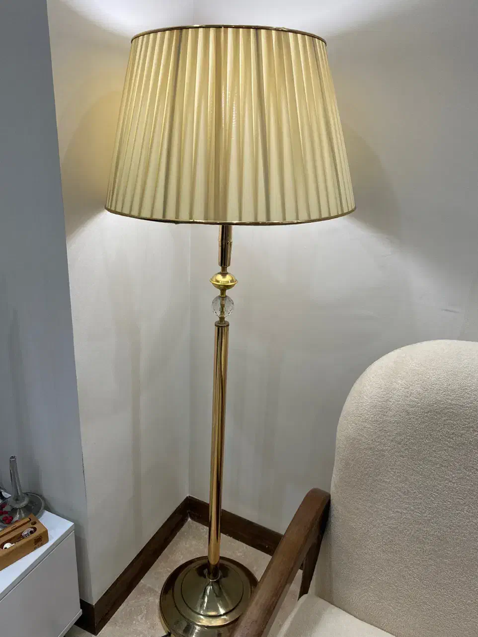 آباژور کنار سالنی|چراغ خواب و آباژور|تهران, امیریه|دیوار