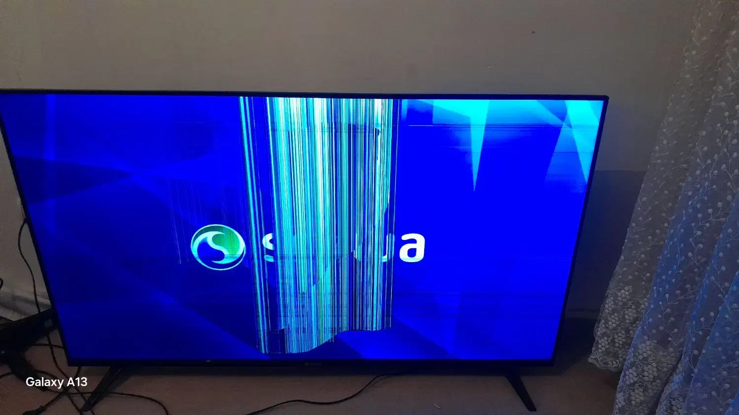 تلویزیون ۵۵ اسنوا 4k ضربه خورده|تلویزیون و پروژکتور|کرج, شهرک بنفشه|دیوار