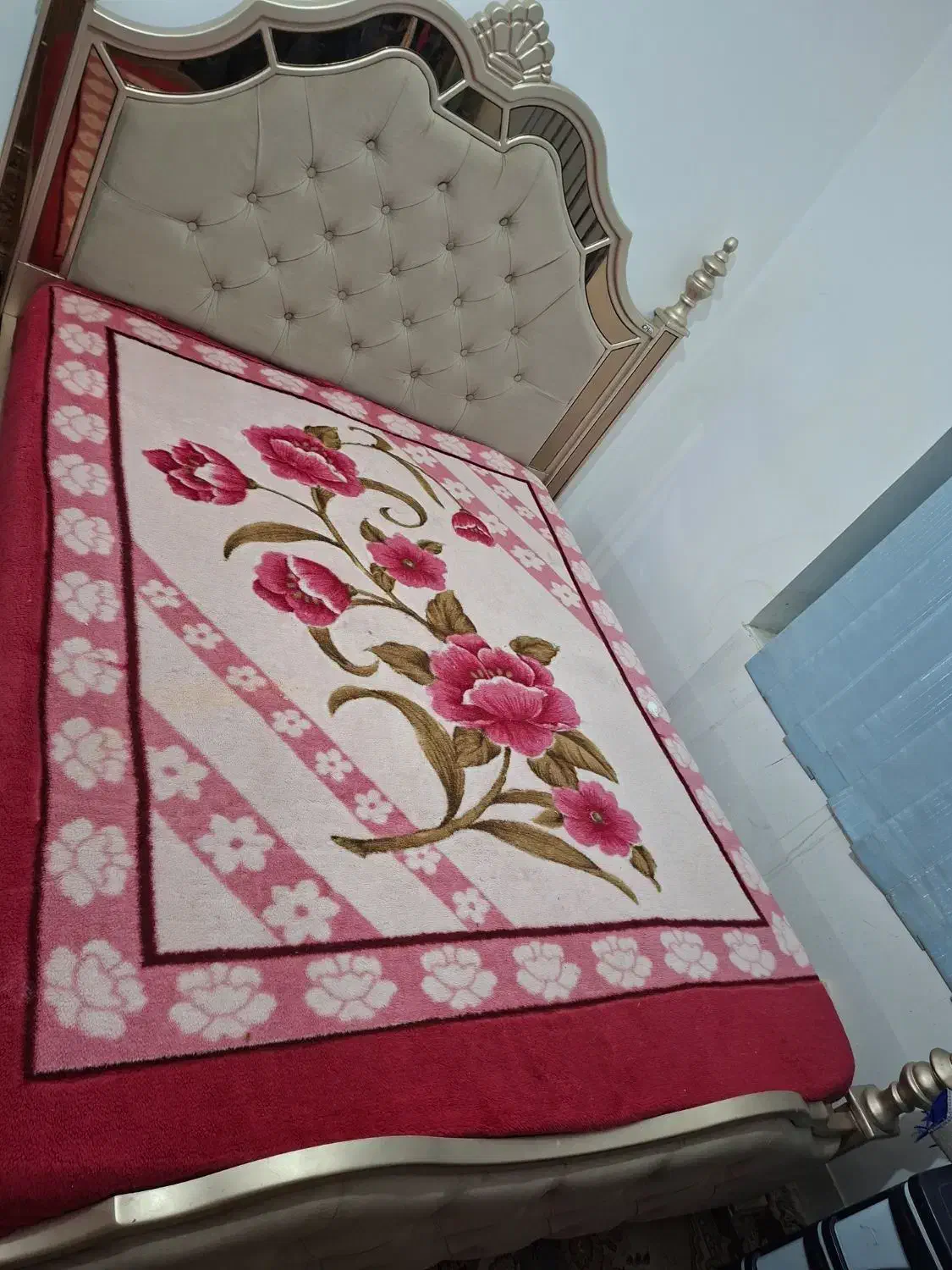 سرویس خواب دو نفره سلطنتی|تخت و سرویس خواب|داراب, |دیوار