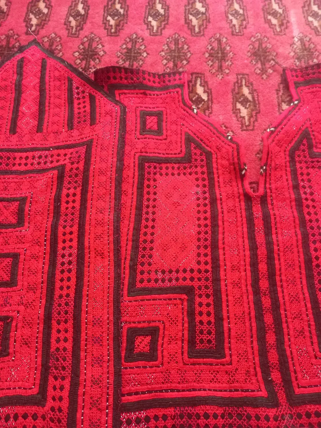 زنچک سور دوچ|لباس|گنبد کاووس, |دیوار