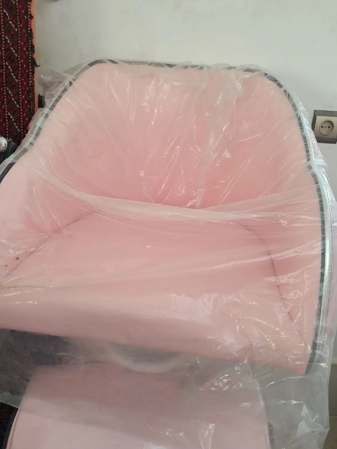 صندلی  سالن|آرایشگاه و سالن‌های زیبایی|قزوین, |دیوار