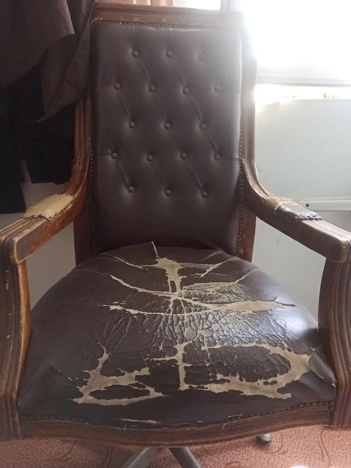 صندلی از چوب گردو|صندلی و نیمکت|گرگان, |دیوار