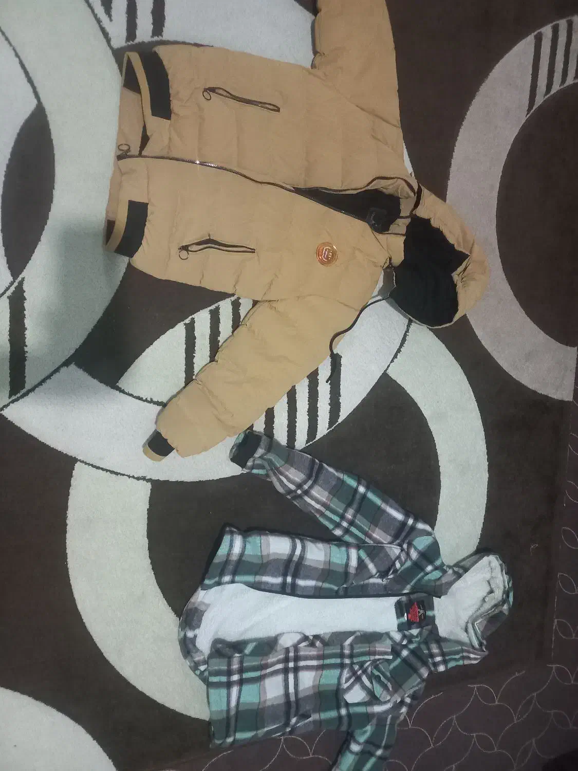 دوعدد کاپشن|لباس|رضوانشهر, |دیوار