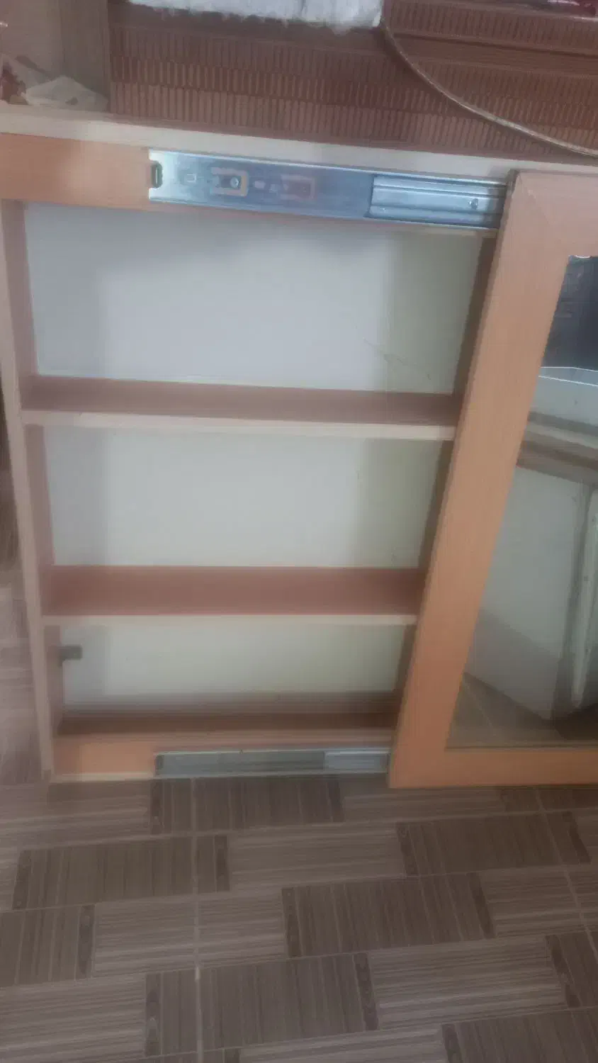 م ی ز . ص ن د ل ی .آ ی ن ه ک ش و دار|مبلمان خانگی و میز عسلی|گرگان, |دیوار