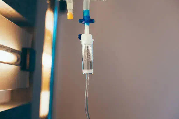 خدمات پرستاری در منزل تزریقات / پانسمان / وصل سرم|خدمات آرایشگری و زیبایی|تهران, جمال‌زاده|دیوار