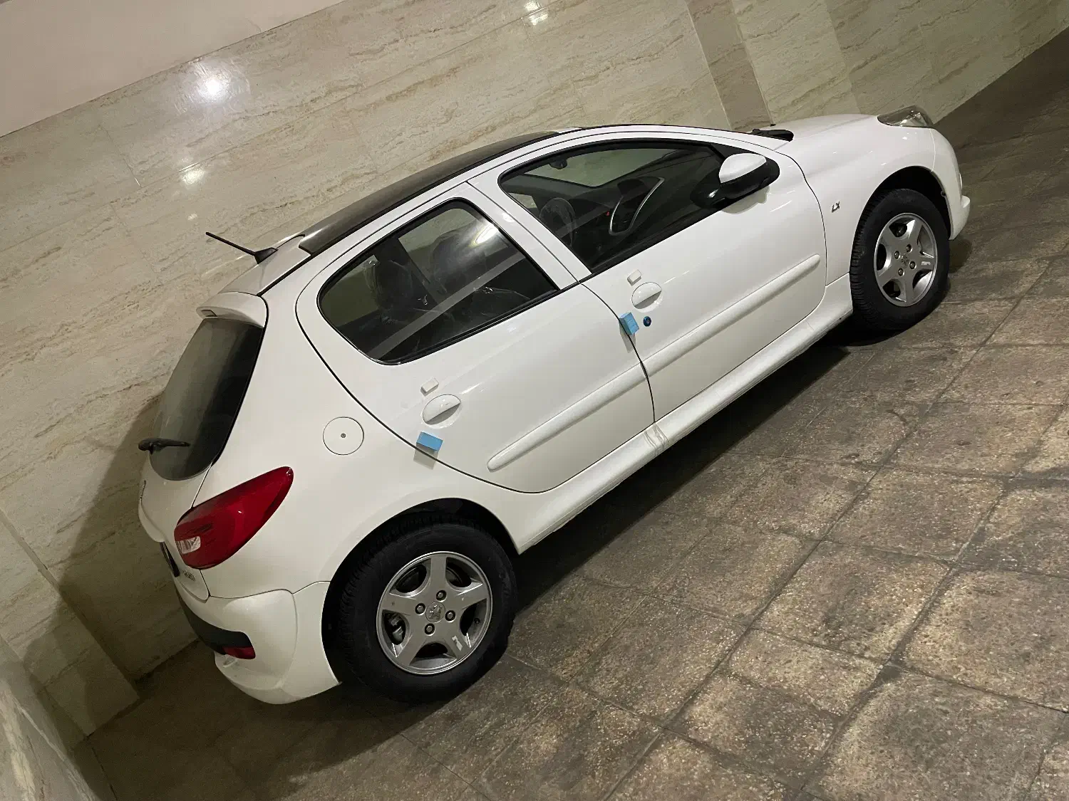 ۲۰۷ مدل۱۴۰۴ برج ۱۰|خودرو سواری و وانت|کرج, مهرویلا شمالی|دیوار