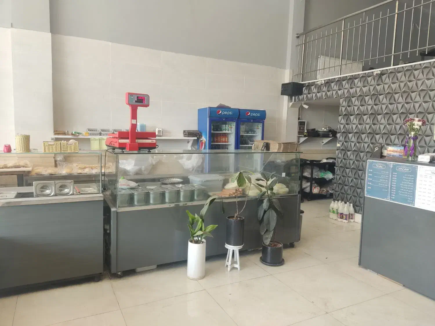 یخچال ویترینی سالم و عالی|فروشگاه و مغازه|مشهد, جاهد شهر|دیوار