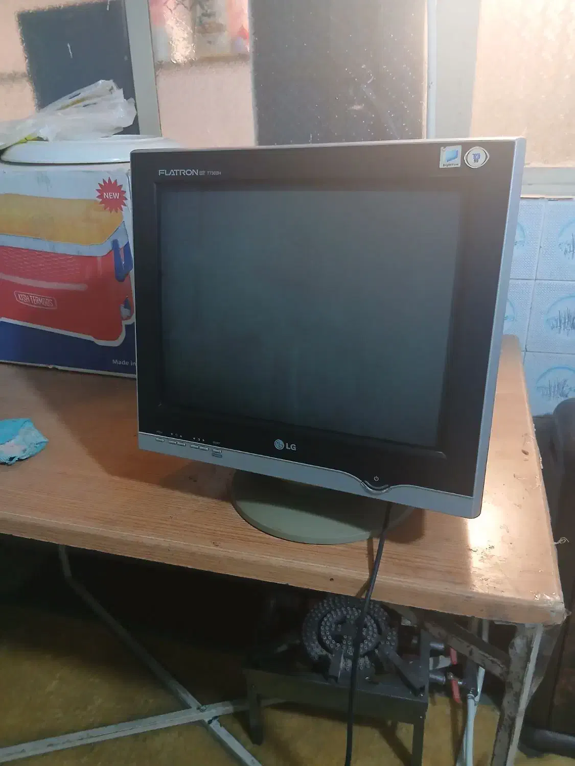 مانیتور سالم  فقط 500|قطعات و لوازم جانبی رایانه|مشهد, امیر آباد|دیوار