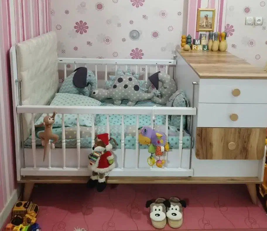 تخت کودک نوجوان لیوا برند اپادانا|تخت و سرویس خواب|قم, زنبیل آباد|دیوار