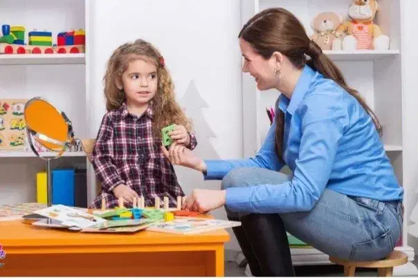 درمانگر کودکان اتیسم و مربی بازی درمانی|خدمات آموزشی|اندیشه, اندیشه فاز ۱|دیوار