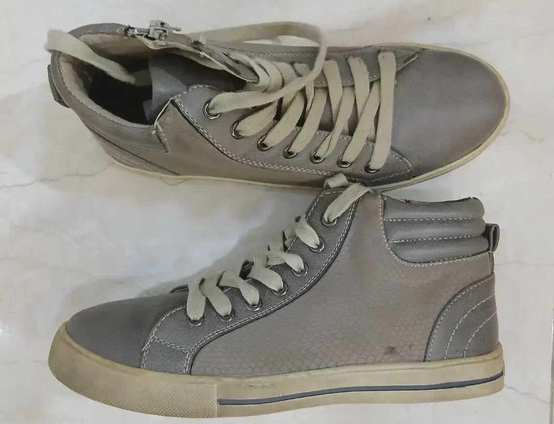 نیم پوت|کیف، کفش، کمربند|خرم‌آباد, |دیوار