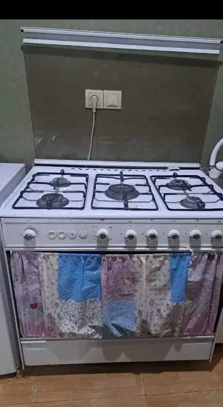 اجاق گاز فر دار سالم و شعله ها سالمه|اجاق گاز و لوازم برقی پخت‌وپز|زنجان, |دیوار