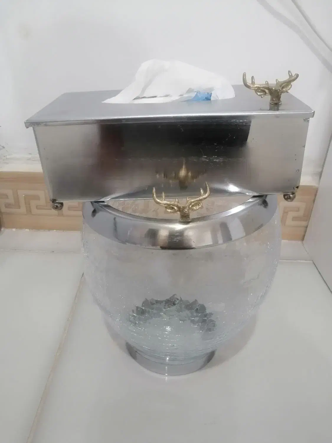 سطل آشغال ودستمال کاغذی|لوازم سرویس بهداشتی|چهارباغ, |دیوار