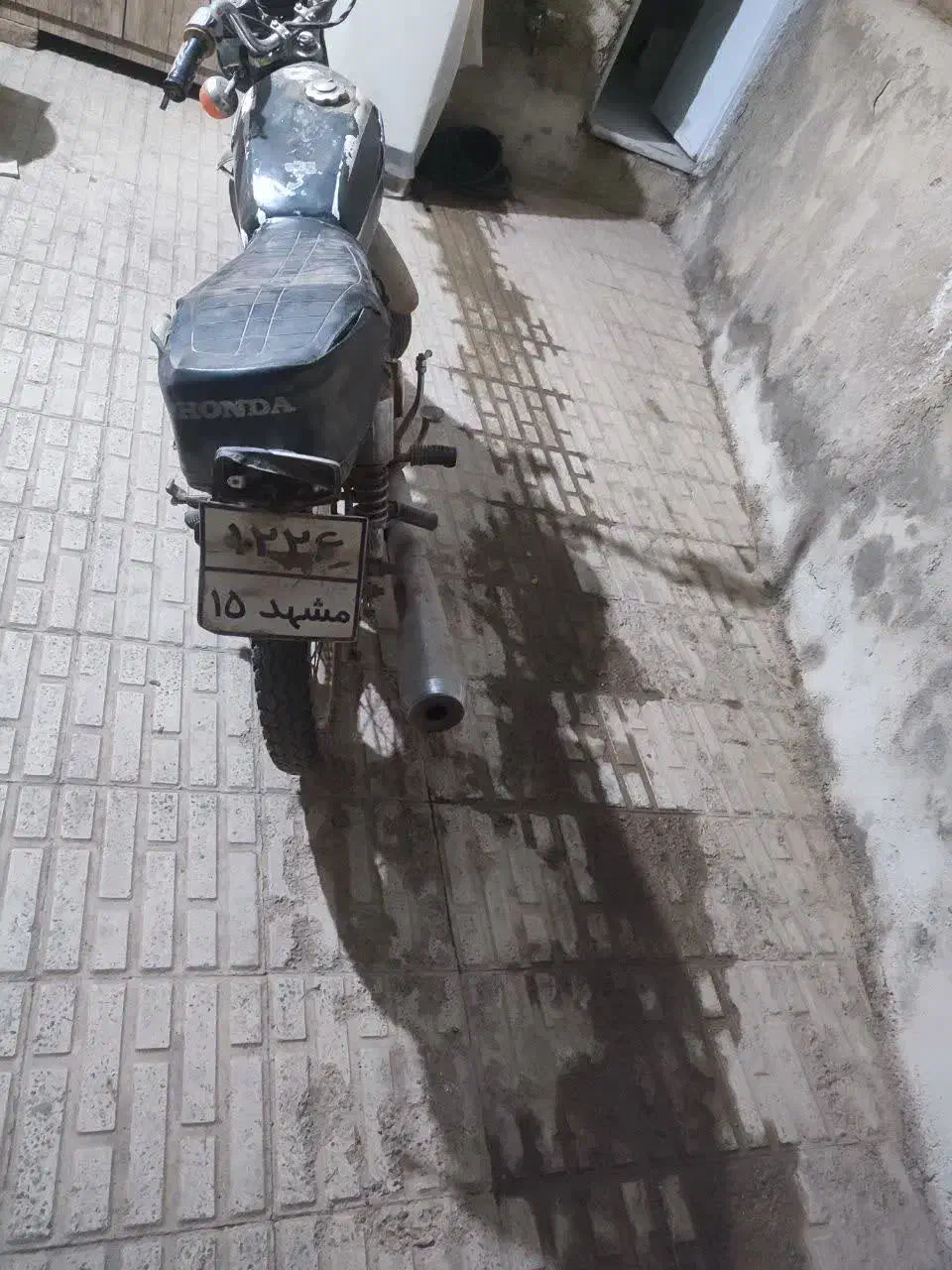 موتور سیکلت|موتورسیکلت|هشتگرد, هیو|دیوار