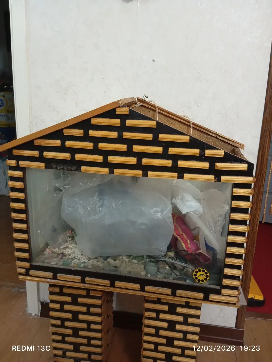 آکواریوم|ماهیگیری|پرند, فاز ۵|دیوار