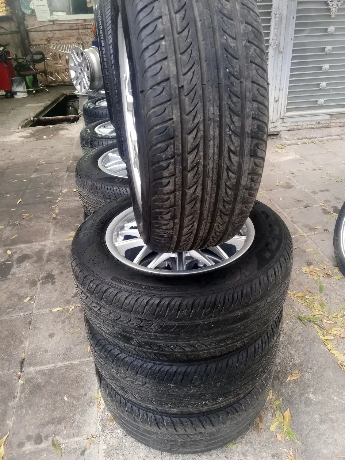 رینگ و لاستیک خرچنگی|قطعات یدکی و لوازم جانبی|بانه, |دیوار