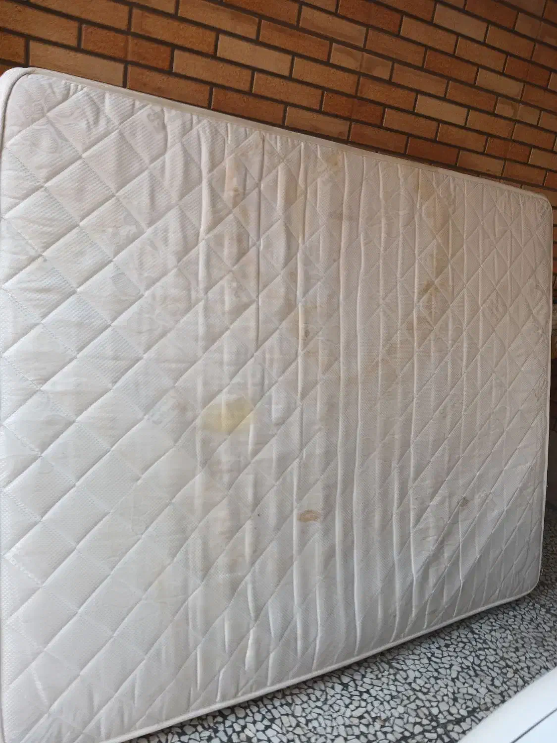 تشک|تشک تختخواب|رشت, منظریه|دیوار