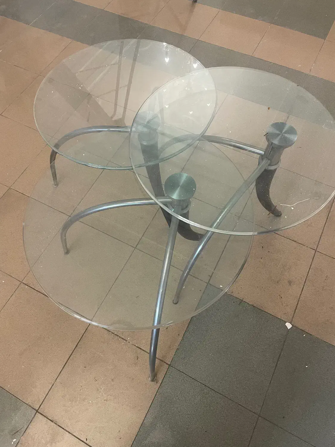 یک عدد لوستر و سه میز پذیرایی در سه اندازه داخل هم|لوستر و چراغ آویز|تهران, الهیه|دیوار