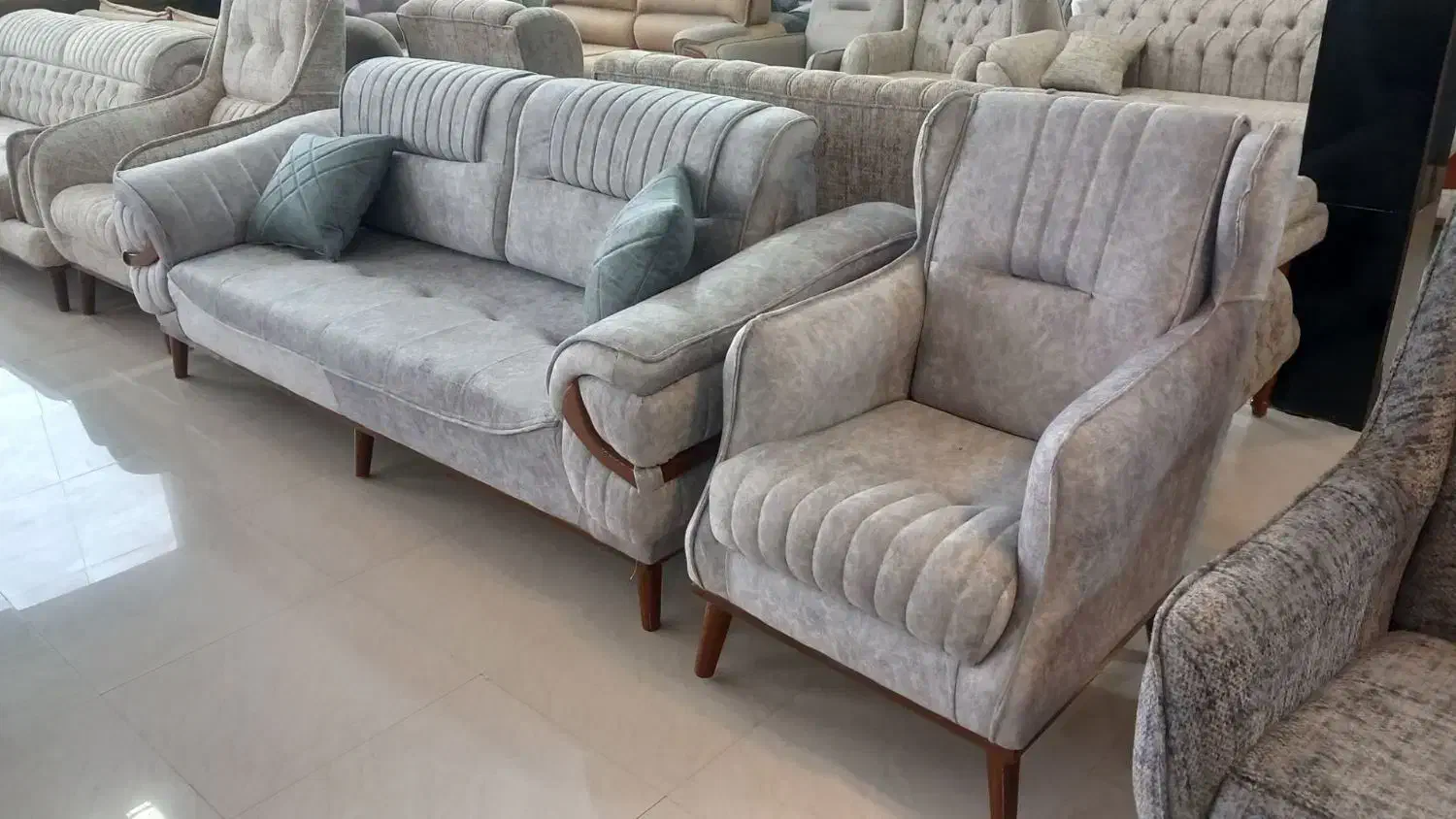 شیک وبروز|مبلمان خانگی و میز عسلی|کرمان, |دیوار