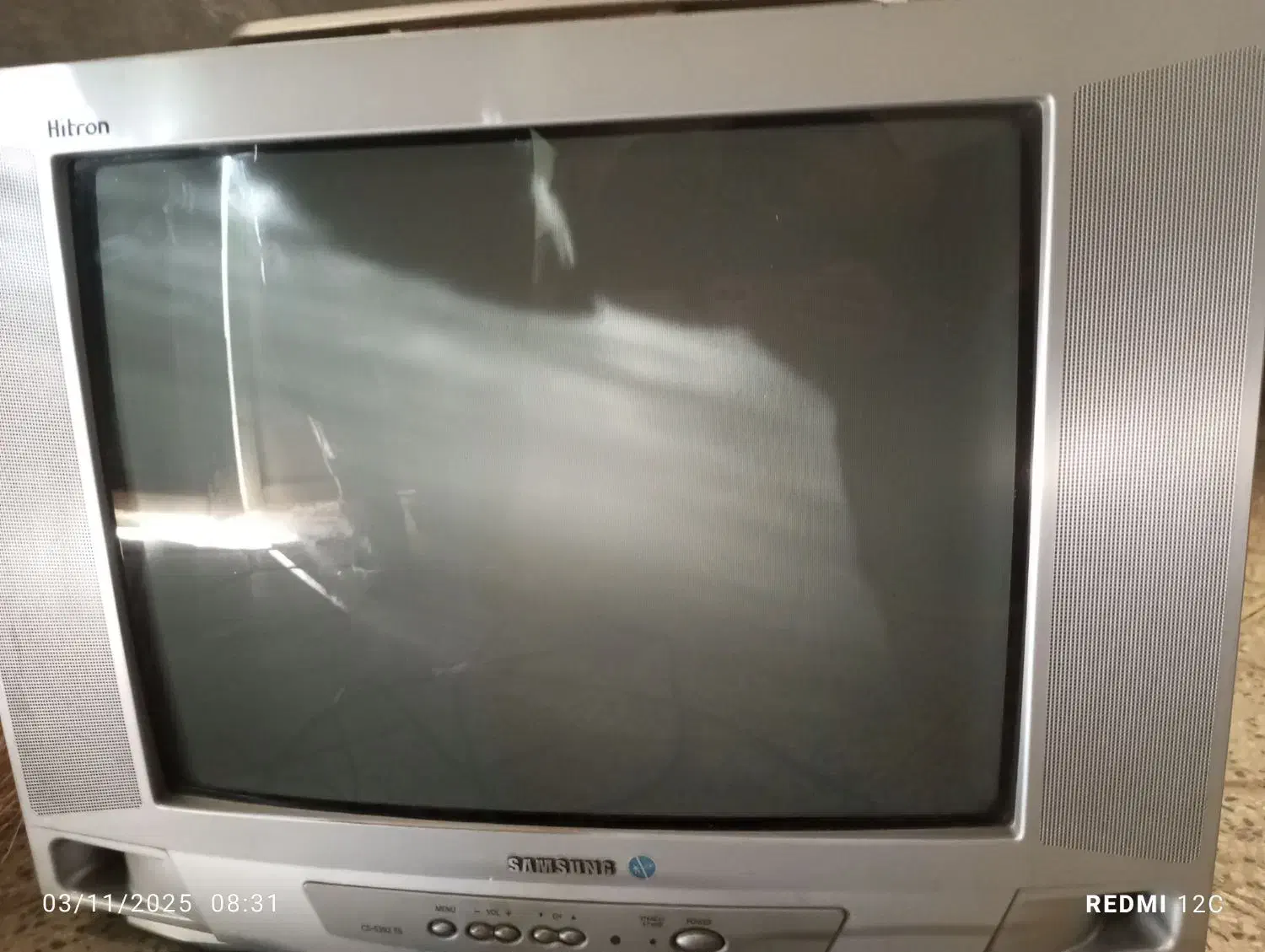 تلویزیون قدیمی|تلویزیون و پروژکتور|کلاترزان, |دیوار